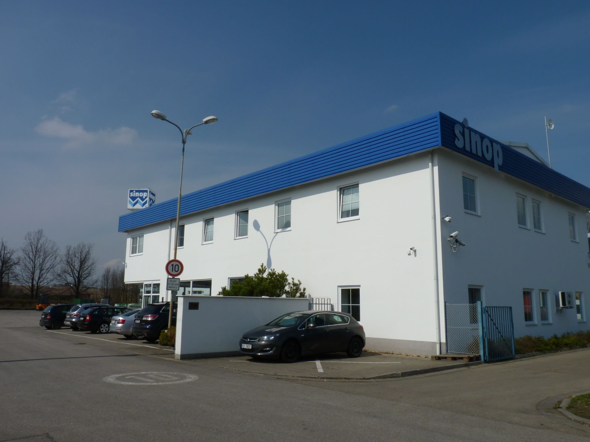 budova-firma-sinop budova-firma-sinop